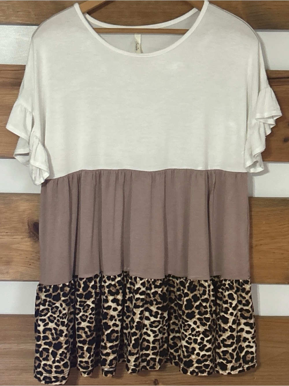 Celeste 3 Color Tiered Blouse w/Cheetah Accent Flare Sleeves Festive Boho Size M